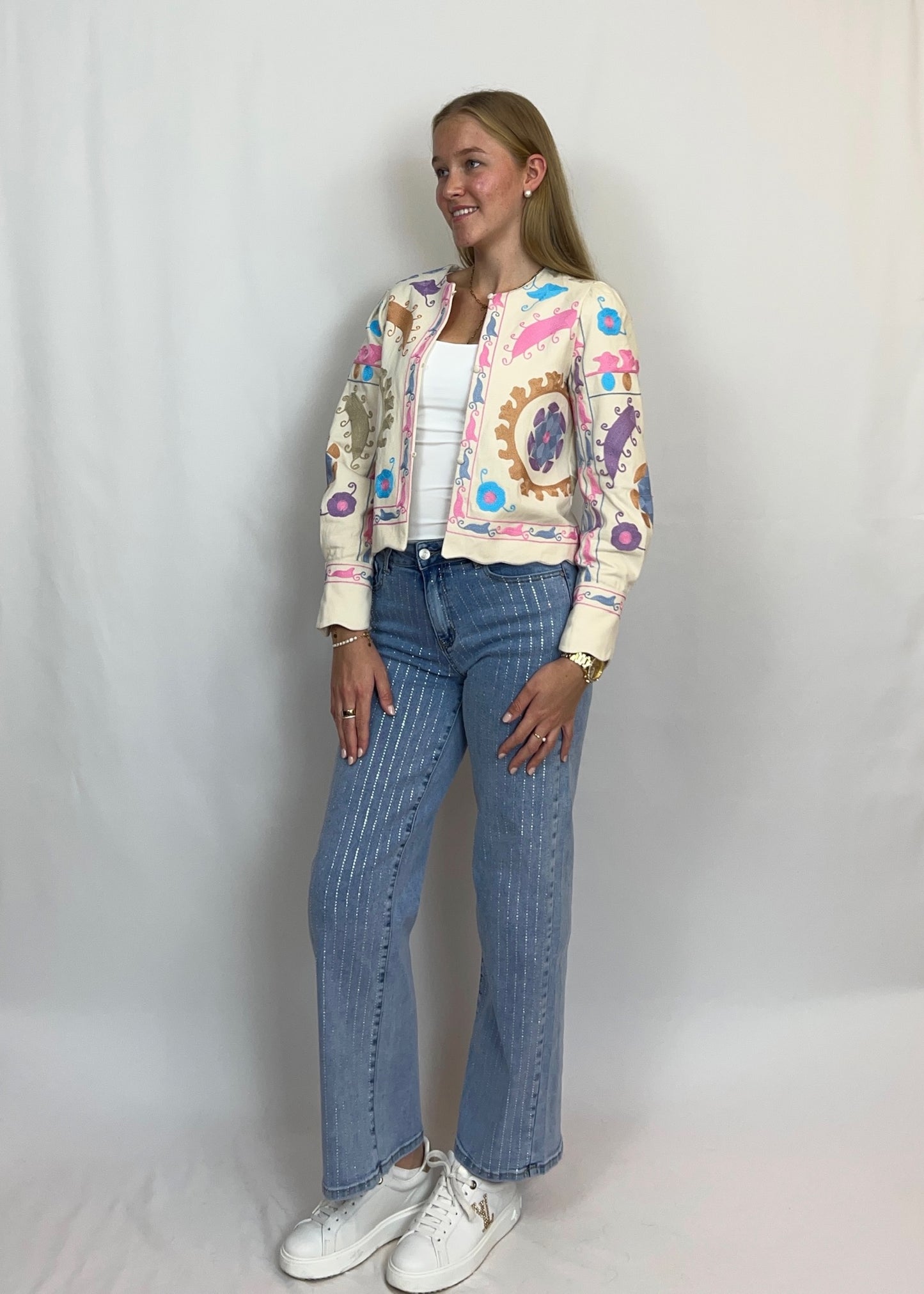 Julina - Jacke mit Blumenstickerei