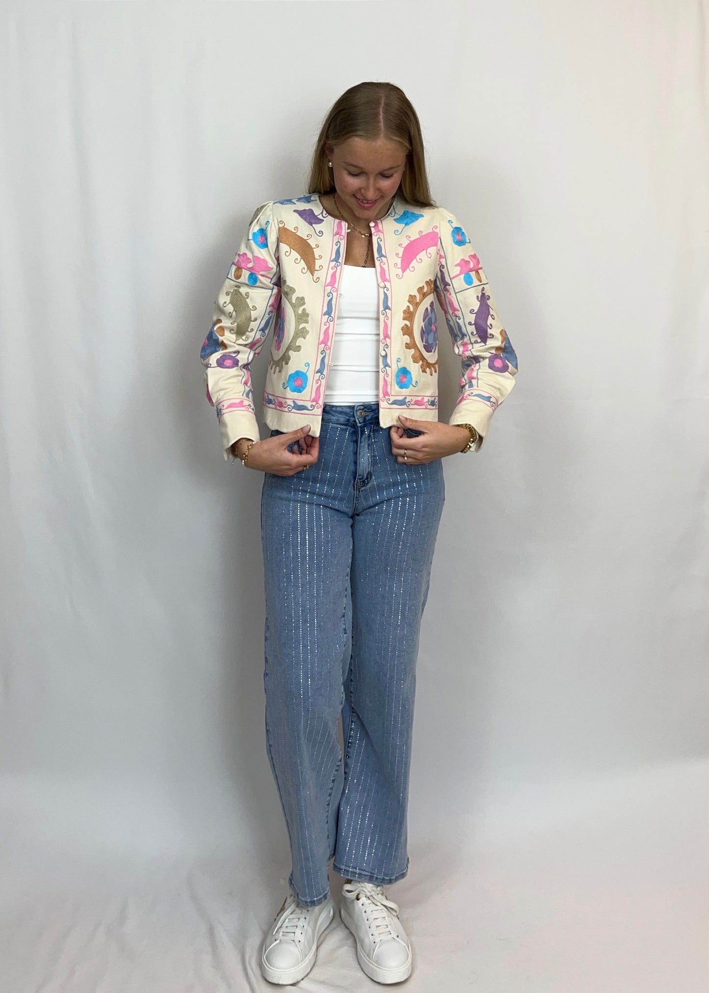 Julina - Jacke mit Blumenstickerei