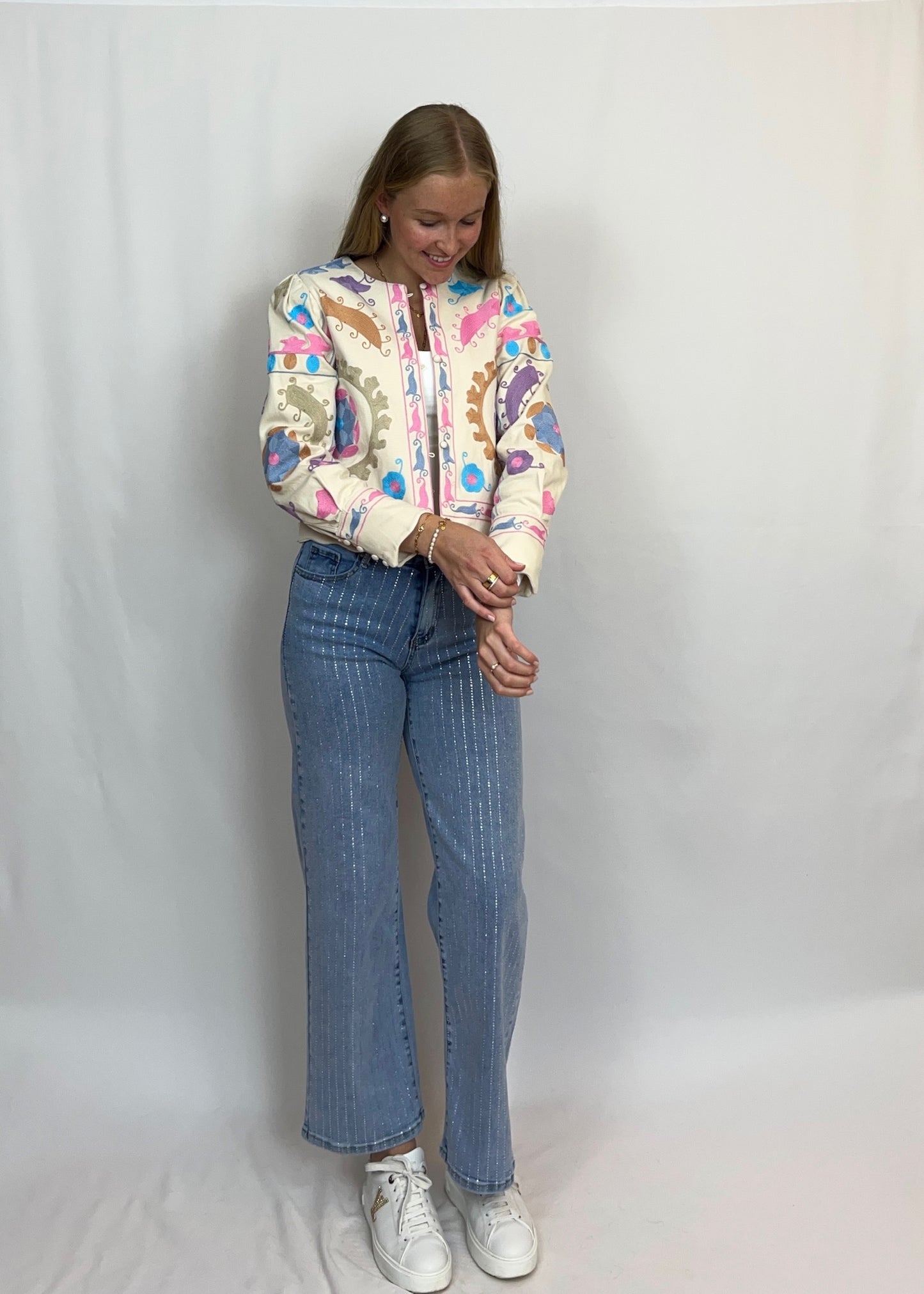 Julina - Jacke mit Blumenstickerei