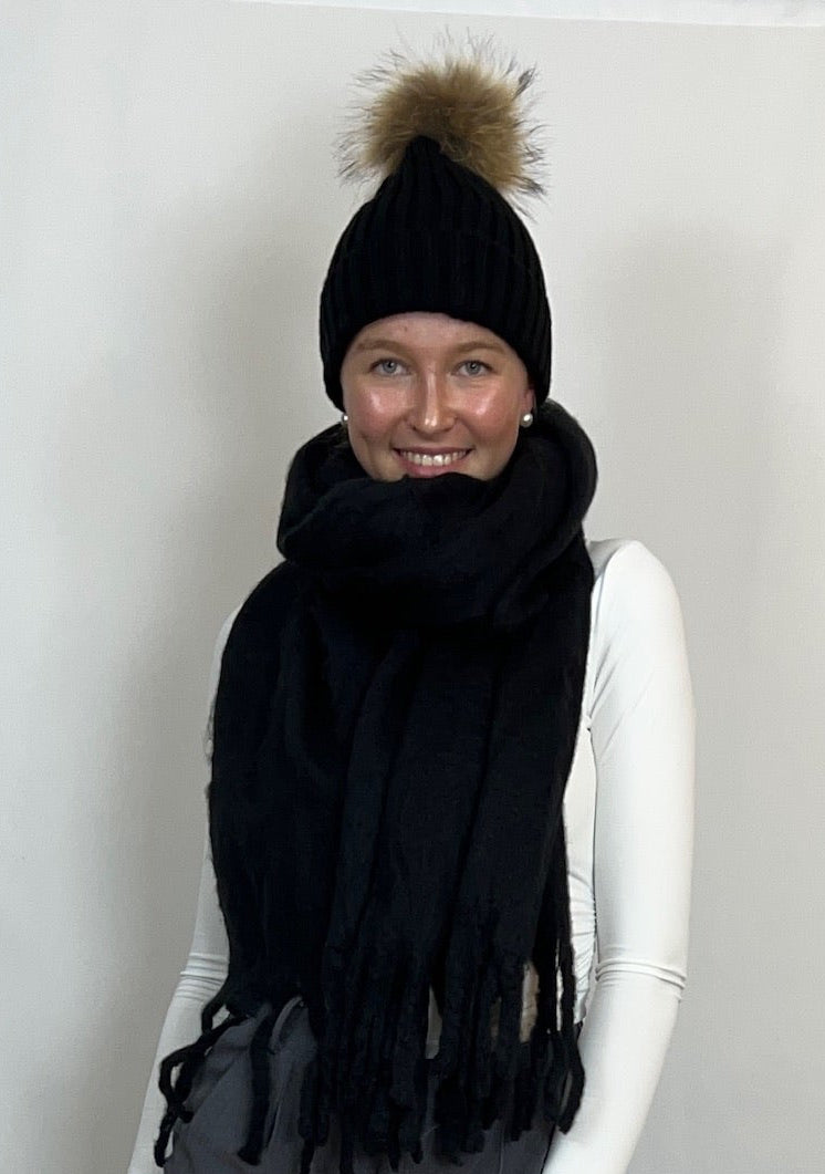 Momo - Mütze mit Fellbommel